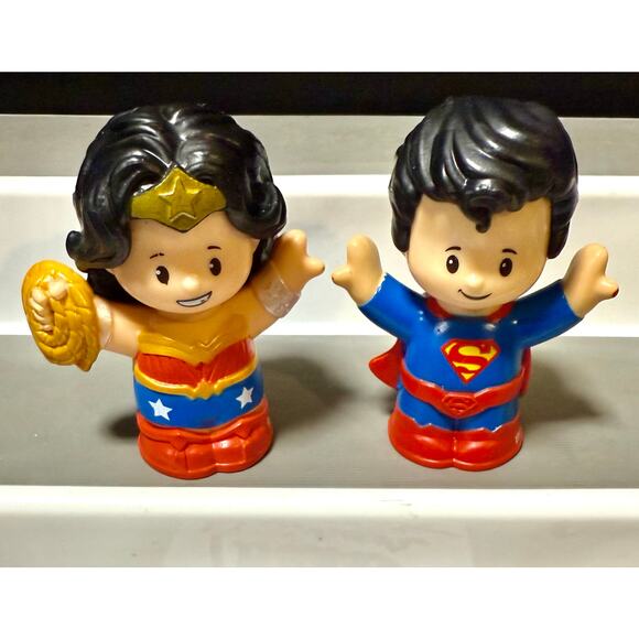 SET OF 2 FISHER-PRICE SUPERMAN & WONDER WOMAN LITTLE PEOPLE FIGURES  preowned - Picture 1 of 1